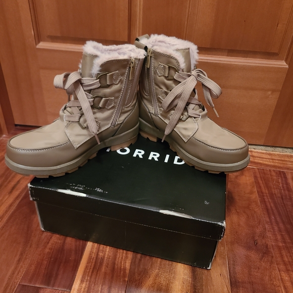 Torrid Beige Cozy Winter Boots - Picture 4 of 5